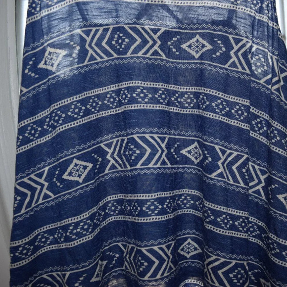 FOREVER 21 Womens Blue Aztec Tank Crop Top Size M - Picture 3 of 4